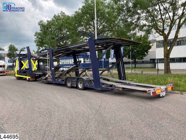 2017 Renault-cover-image