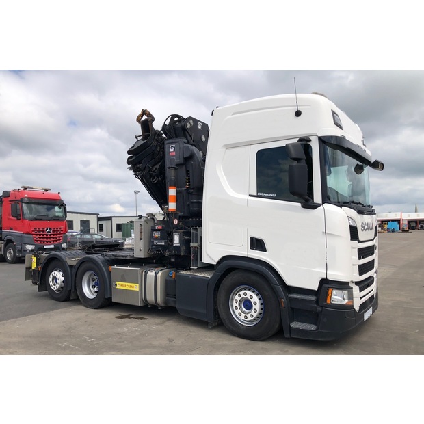 2019 Semi 919-cover-image