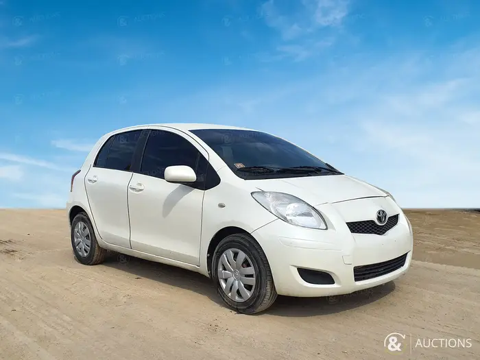 2011 Toyota Yaris Hatchback-cover-image